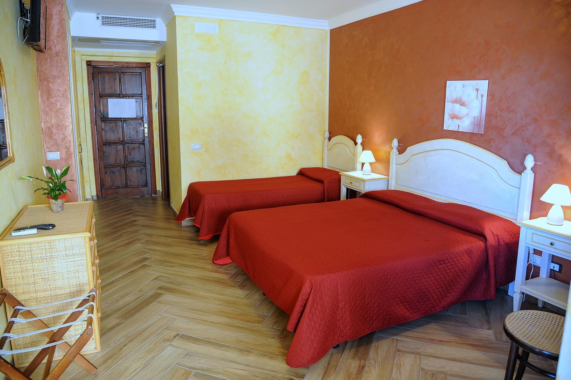 Hotel Riviera Маринелла Экстерьер фото