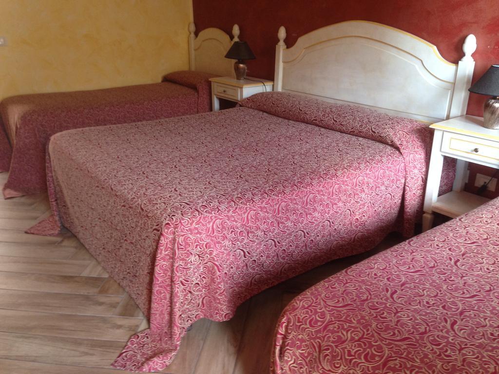 Hotel Riviera Маринелла Экстерьер фото