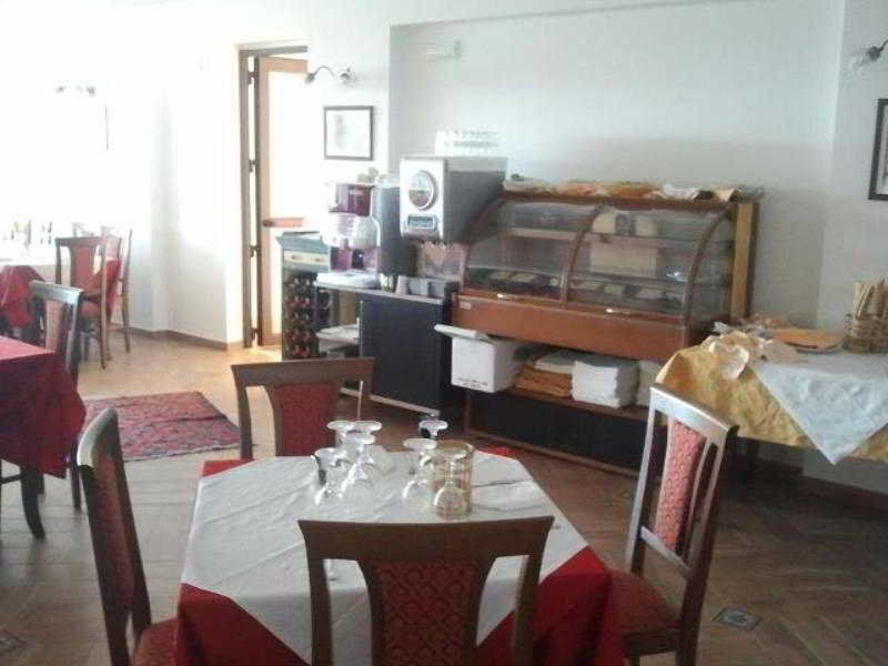 Hotel Riviera Маринелла Экстерьер фото