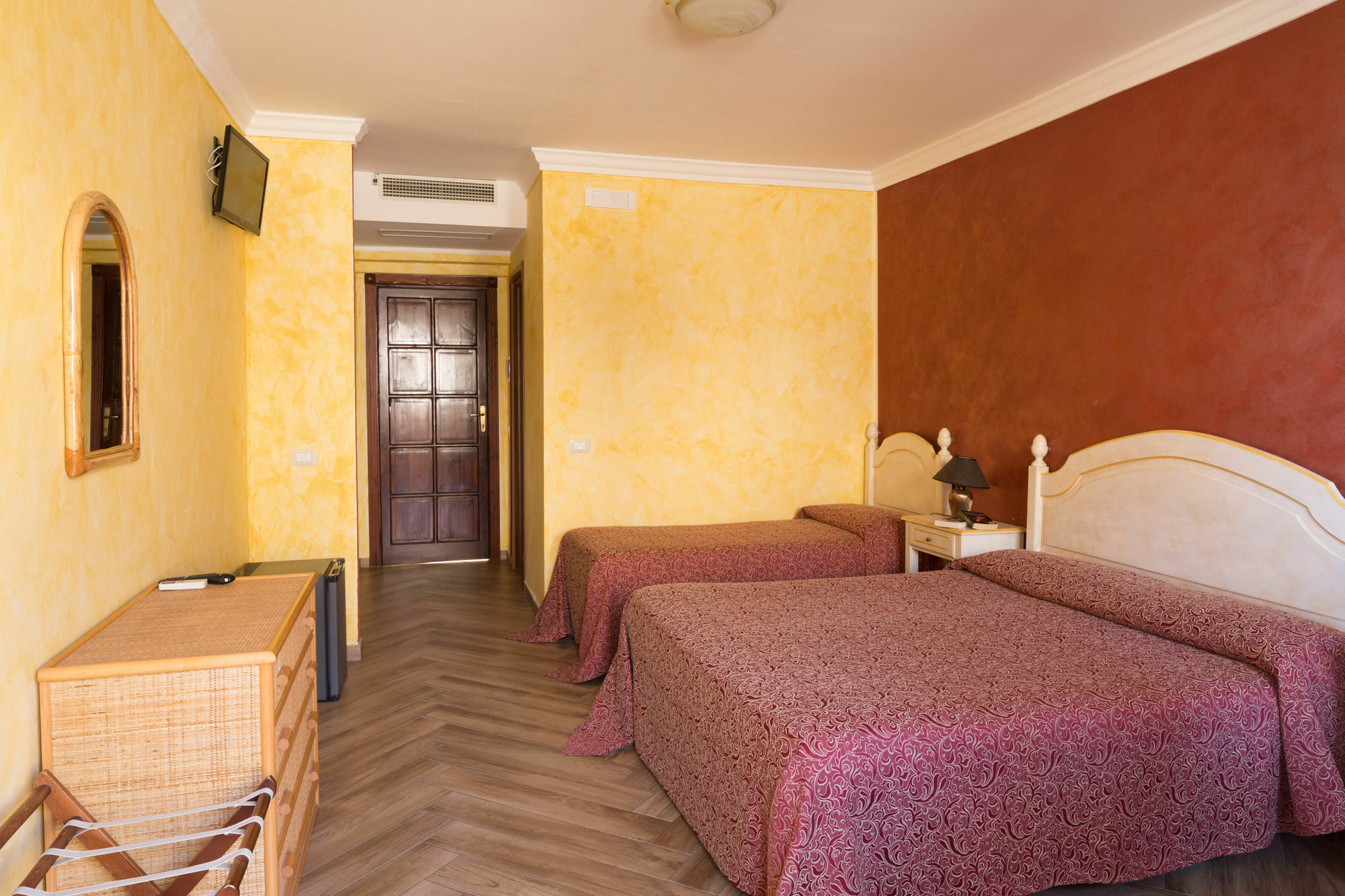 Hotel Riviera Маринелла Экстерьер фото